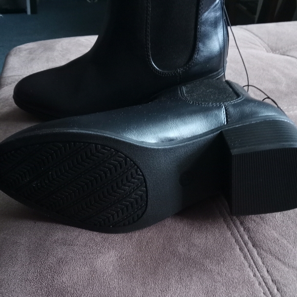 Lady boots - Picture 3 of 3